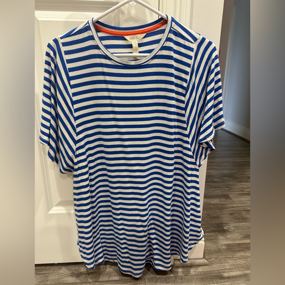 Matilda Jane size small flowy t shirt